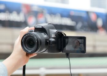 Canon เปิดตัว EOS 200D II กล้อง DSLR ตัวเล็กที่สุด เบาที่สุดในโลก ราคา 23,900 บาท
