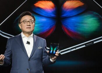 Samsung ประกาศยกเลิกการสั่งจอง Galaxy Fold ทางการปลายเดือนนี้ และยังบอกไม่ได้จะขายตอนไหน