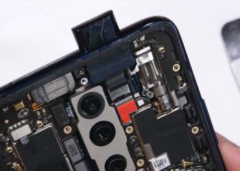 OnePlus 7 Pro ถูกแกะด้านหลัง เผยให้เห็นการทำงานของกล้องเซลฟี่แบบป๊อปอัพ และยังถูกทดสอบความทนทาน (ชมคลิป!!)