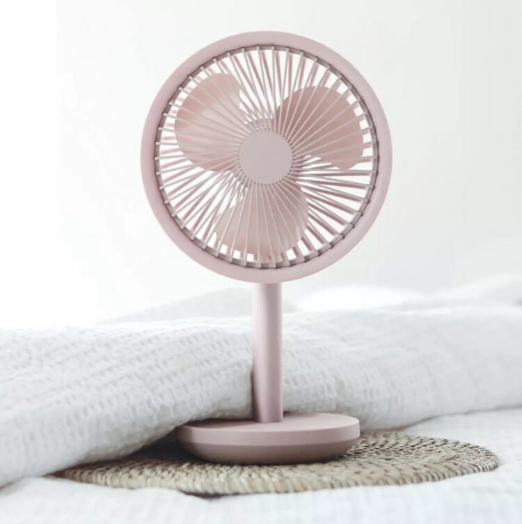 Xiaomi วางจำหน่ายพัดลมตั้งโต๊ะ มาพร้อมแบตเตอรี่ 4000mAh ใช้พอร์ต USB-C ราคาราว 490 บาท