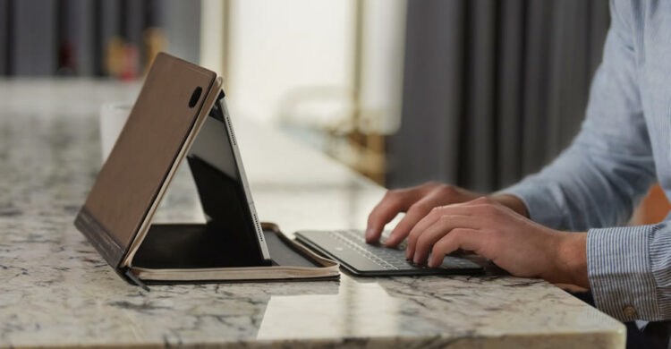 Twelve South เปิดตัว BookBook Volume 2 เคสสำหรับ iPad Pro 2018 ยังคงจุดเด่นดีไซน์คล้ายหนังสือ หนังแฮนด์เมด