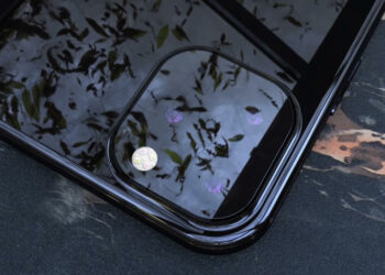 ชมภาพเรนเดอร์ iPhone XI ใหม่ล่าสุดที่สร้างขึ้นจากข้อมูลข่าวลือ กับตัวเครื่องสีดำเงา, สีทอง และสีแดง (ชมคลิป)