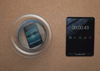 OnePlus 7 Pro นอนแช่อยู่ในน้ำ นาน 30 นาที โดยไม่ได้รับความเสียหาย สามารถใช้งานต่อได้ทันที (มีคลิป!!)