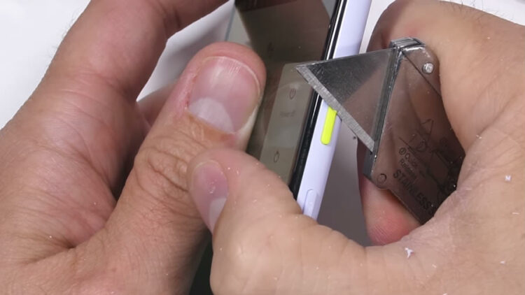 Google Pixel 3a ถูกทดสอบความทนทานแล้ว แสดงให้เห็นถึงความแข็งแรงของวัสดุพลาสติก