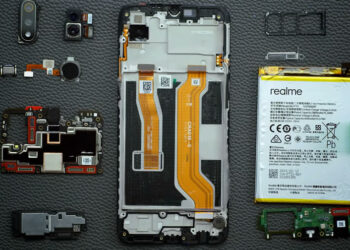 แกะเองนักเลงพอ!! realme จัดการชำแหละชิ้นส่วน realme 3 Pro ด้วยตัวเอง โชว์มีความทนทาน ต้านทานน้ำและฝุ่นได้ดี