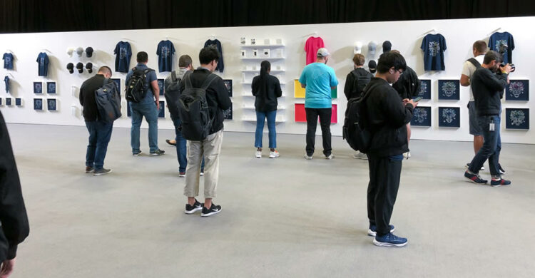 Apple เปิดร้าน WWDC Store จำหน่ายของที่ระลึกในงานประชุม WWDC 2019 มีทั้งเสื้อผ้า และอุปกรณ์เสริม