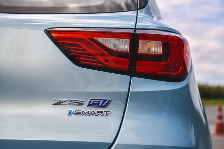 เปิดตัว New MG ZS EV รถยนต์ SUV ขับเคลื่อนด้วยพลังงานไฟฟ้า 100% ราคา 1,190,000 บาท วิ่งไกลสุด 337 ก.ม. ต่อการชาร์จแบตหนึ่งครั้ง
