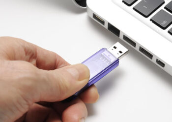 ผู้ออกแบบ USB เผยเหตุผลว่าทำไม USB Type-A จึงไม่สามารถเสียบได้ทั้ง 2 ด้าน