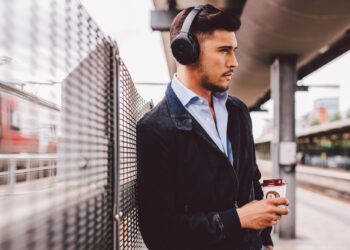 เปิดตัวสุดยอดหูฟังไร้สาย “ATH-ANC900BT” จาก Audio-Technica มาพร้อมเทคโนโลยีระบบตัดเสียงรบกวนชั้นเยี่ยมและแบตพลังอึดราคา 11,500 บาท