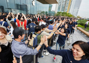 ผลสำรวจพบ ความภักดีต่อแบรนด์ของ iPhone ลดลงต่ำสุดในรอบ 8 ปี