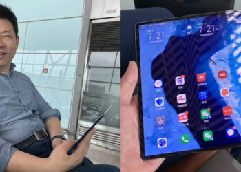ผู้บริหารของ Huawei ถูกขอถ่ายภาพขณะกำลังใช้งาน Mate X ในสนามบิน คาดพร้อมวางจำหน่ายแข่งกับ Galaxy Fold