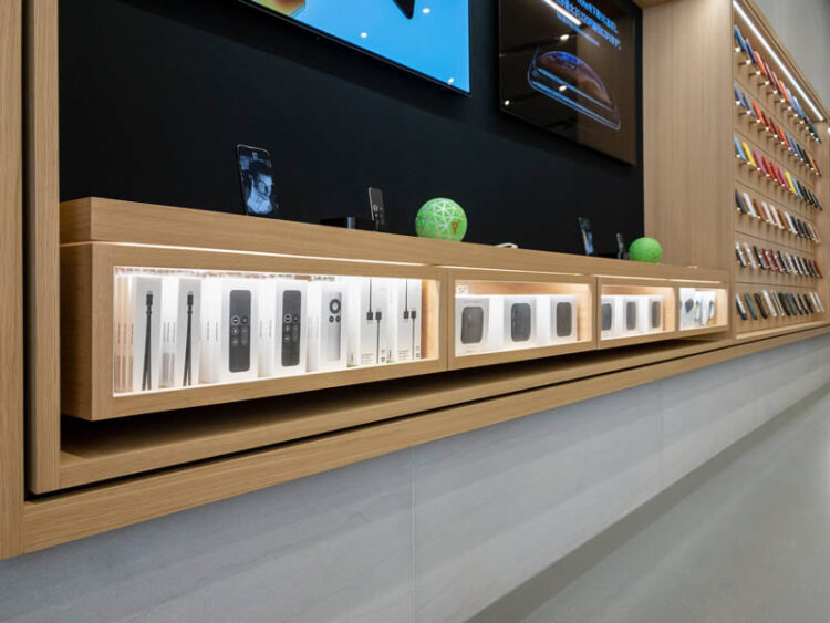 พาทัวร์ Apple Store สาขา Omotesando หลังจากได้รับการรีโนเวทใหม่ในรอบ 5 ปี พร้อมกำแพงต้นไม้สีเขียว (ชมคลิป)