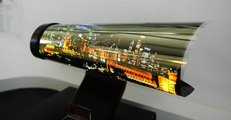 ลือ!! Sony กำลังพัฒนาสมาร์ทโฟน Xperia ที่ใช้จอแสดงผลม้วนได้ มาพร้อมกล้องที่มีเลนส์ซูม 10 เท่า