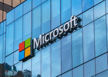 Microsoft ประกาศจัดงาน 2 ตุลาคมนี้ คาดเปิดตัว Surface รุ่นใหม่ พร้อมอุปกรณ์ไฮบริดที่มี 2 จอ