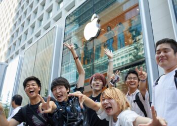 ชมบรรยากาศ Apple Store สาขา Marunouchi ใหม่ล่าสุดในญี่ปุ่นอยู่ใกล้สถานีโตเกียว