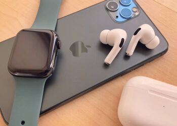 ชมภาพเปรียบเทียบ AirPods Pro กับ AirPods รุ่นที่ 2 หลังจากได้รับการส่งมอบจาก Apple