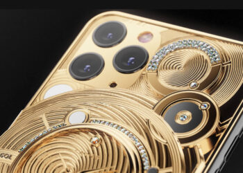 Caviar iPhone 11 Pro Discovery Solarius ประดับเพรช 137 เม็ด พร้อมกลไกนาฬิกาที่ทำจากทอง เริ่มต้นราว 2.1 ล้านบาท