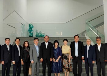 สถานกงสุลใหญ่ของอาเซียน เข้าเยี่ยมชมสำนักงานใหญ่ของ OPPO เป็นครั้งแรก มุ่งมั่นสู่ความสำเร็จในอนาคต