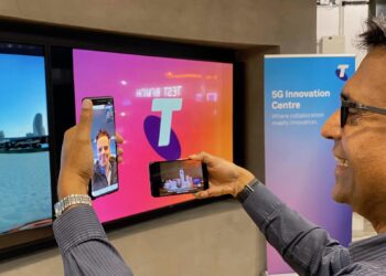 ครั้งแรกของโลก!! OPPO ประกาศร่วมสามารถรับส่งข้อมูล DSS ได้เป็นครั้งแรกของอุตสาหกรรมโดยใช้สมาร์ทโฟน 5G