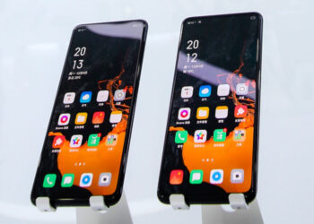 OPPO อวดโฉมต้นแบบสมาร์ทโฟน ไร้ปุ่ม พอร์ตเชื่อมต่อ และลำโพง ซ่อนกล้องเซลฟี่ไว้ใต้จอแสดงผล