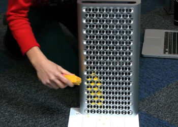 จะเป็นอย่างไรเมื่อ Mac Pro รุ่นใหม่ ถูกใช้ขูดชีสจริงๆ (ชมคลิป!!)
