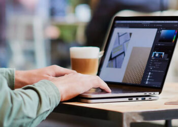 Linedock เพิ่มพอร์ตเชื่อมต่อให้ MacBook Pro มากถึง 10 ช่อง พร้อม SSD 2TB และแบตเตอรี่ 27,000mAh