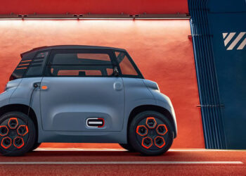 Citroën Ami รถไฟฟ้าไซส์มินิ 2 ที่นั่งวิ่งไกล 70 กิโลเมตร ราคาราว 207,420 บาท มีบริการให้เช่าขับเดือนละ 700 บาท