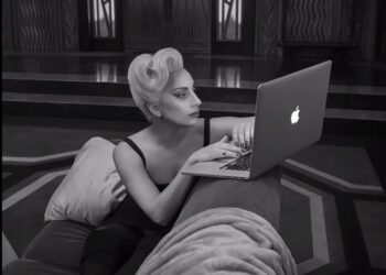 Apple ร่วมฉลองวันสตรีสากล  International Women’s Day ด้วยภาพยนตร์โฆษณา แอพและเกมดังโดยนักพัฒนาหญิง ชิง Badge สุดพิเศษบน Apple Watch