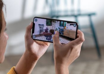 iOS 14 จะมาพร้อมแอพด้าน AR เริ่มทดสอบแล้วกับ Apple Store และ Starbucks