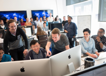 Facebook ,Google, Microsoft และ Amazon ให้พนักงานทำงานที่บ้านได้ เนื่องจากการระบาดของไวรัส COVID-19