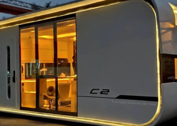 Nestron Cube Two บ้านขนาดเล็กดีไซน์ล้ำเหมือนอยู่ในยานอวกาศ สำหรับสมาชิกครอบครัว 4 คน รองรับผู้ช่วย AI