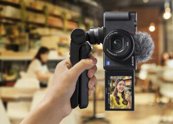 โปรโมชั่นกล้อง Sony ZV-1 ในประเทศไทยราคา 22,990 บาท แถมฟรี!! Shooting Grip มูลค่า 3,190 บาท พร้อม Memory Card 64GB มูลค่า 1,390 บาท