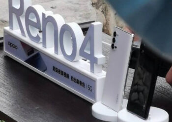 หลุด!! เผยภาพแอบถ่ายตัวเครื่อง OPPO Reno 4 เผยดีไซน์กล้องหลัง 3 ตัวแนวตั้ง ยืนยันรองรับ 5G