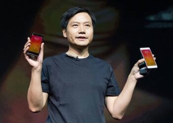 งานเข้า!! Lei Jun ซีอีโอ Xiaomi ถูกชาวเน็ตจับได้ว่าใช้ iPhone ล่าสุดเปลี่ยนไปใช้ Mi 10 Pro แทน