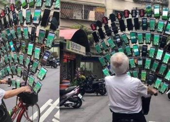 ยังจำได้มั้ย!! คุณปู่ Pokémon Go วัย 72 ปี ตอนนี้ใช้สมาร์ทโฟน เล่นเกมจับ Pokémon เพิ่มเป็น 64 เครื่องแล้ว