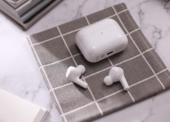 หูฟังเอียร์บัดไร้สาย HONOR CHOICE True Wireless Earbuds ใช้ได้นาน 24 ชั่วโมง วางจำหน่ายแล้วราคาเพียง 849 บาท