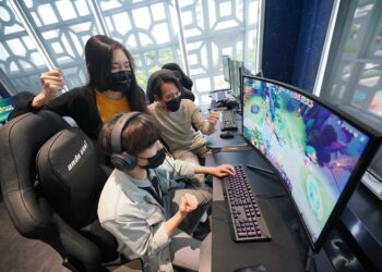 AIS 5G เปิดตัว AIS eSports STUDIO คอมมูนิตี้ฮับอีสปอร์ตแห่งแรกในเอเชียตะวันออกเฉียงใต้ ที่สามย่านมิตรทาวน์