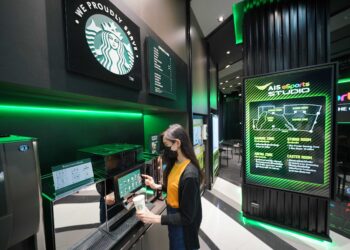 AIS จับมือ Starbucks เปิดตัวบริการ Vending Machine ที่ AIS eSports STUDIO แห่งเดียวในประเทศไทย ตลอด 24 ชั่วโมง