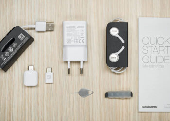 Samsung Galaxy S21 (S30) อาจไม่แถมอุปกรณ์ชาร์จแบตเตอรี่ แบบเดียวกับที่ iPhone 12 ถูกลือ