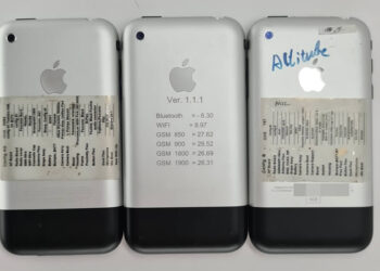 หาดูยาก!! ชมภาพต้นแบบ iPhone รุ่นแรก มีการสลักรูปกระดิ่งลงบนปุ่ม Mute ด้วย