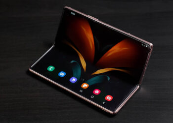Samsung Galaxy Z Fold 2 จอ 7.6 นิ้ว 120Hz ชิป Snapdragon 865+ แรม 12GB เปิดแบต 4500mAh ราคาราว 62,290 บาทจำหน่ายในวันที่ 18 กันยายนนี้