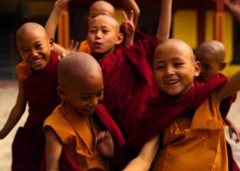 Apple TV+ เผยโฉมซีรีส์สารคดีใหม่ “Tiny World,” “Becoming You” และ “Earth At Night In Colour” ให้ชมปลายปี 2020 นี้