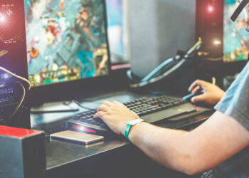 เจาะเทรนด์อาชีพสตรีมเมอร์ไทย ปั้นรายได้หลักแสนต่อเดือน