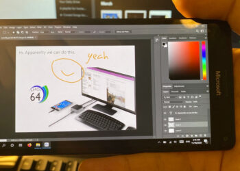 นักพัฒนาติดตั้ง Adobe Photoshop ลงบนสมาร์ทโฟน Lumia ที่รันบน Windows 10 เวอร์ชั่นเต็ม