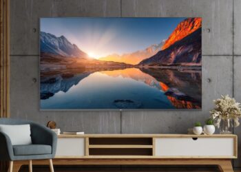 Xiaomi Mi QLED TV 4K 55 สมาร์ททีวีระดับพรีเมียม มาพร้อม Dolby Vision ลำโพง 30W ทำงานบน Android TV 10