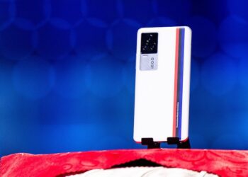 iQOO 7 จะมาพร้อมจอแสดงผล 120Hz ชาร์จเร็ว 120W ใช้ชิป Snapdragon 888 เปิดตัวมกราคม 2021