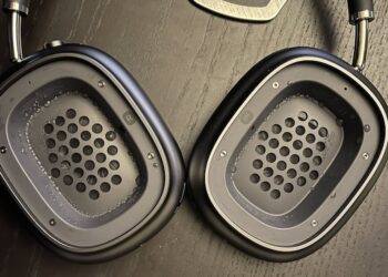 Apple งานเข้า!! เจ้าของ AirPods Max จำนวนหนึ่ง พบหูฟังของพวกเขาเกิดหยดน้ำ ทั้งที่ไม่เคยใช้งานในห้องที่มีความชื้น