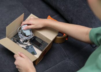 AIS ให้ฝากทิ้ง E-Waste ขยะอิเล็กทรอนิกส์กับไปรษณีย์ไทยฟรีถึงหน้าบ้าน