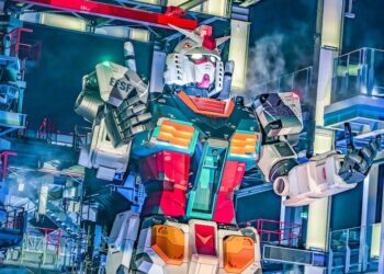 ช่างภาพชาวญี่ปุ่น ถ่ายภาพหุ่นยนต์ Gundam ขนาดเท่าจริงที่ Yokohama เหมือนหลุดออกมาจากอนิเมะ