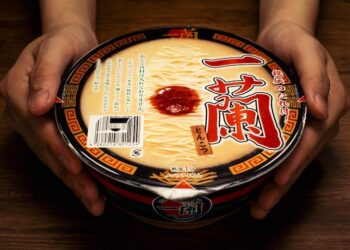 ไม่ต้องต่อแถว!! ร้าน Ichiran หรือราเม็งข้อสอบ เปิดตัวราเม็งกึ่งสำเร็จรูปเป็นครั้งแรก ใช้เวลาคิดสูตรนาน 20 ปี